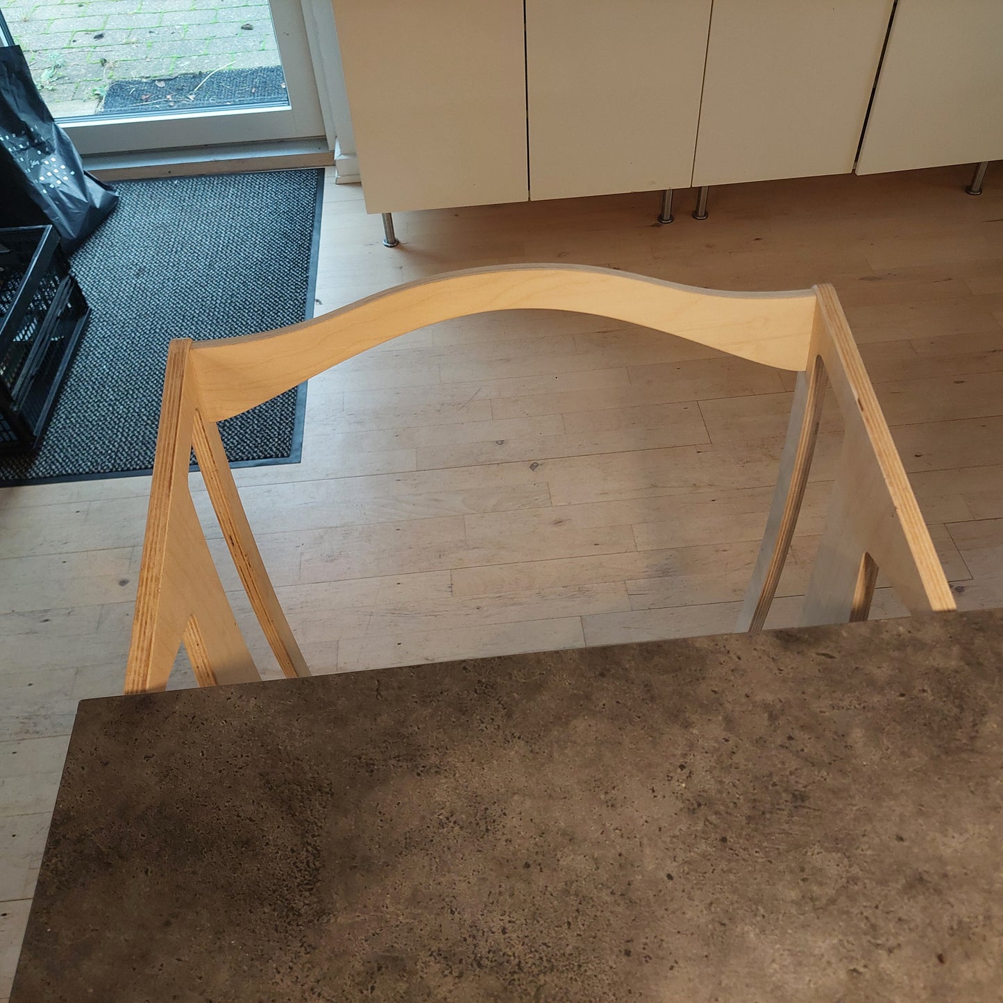 Læringstårnet giraffen med buet ryg